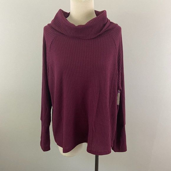 NWOT BOBEAU Maroon Turtle Neck‎ - Picture 2 of 9